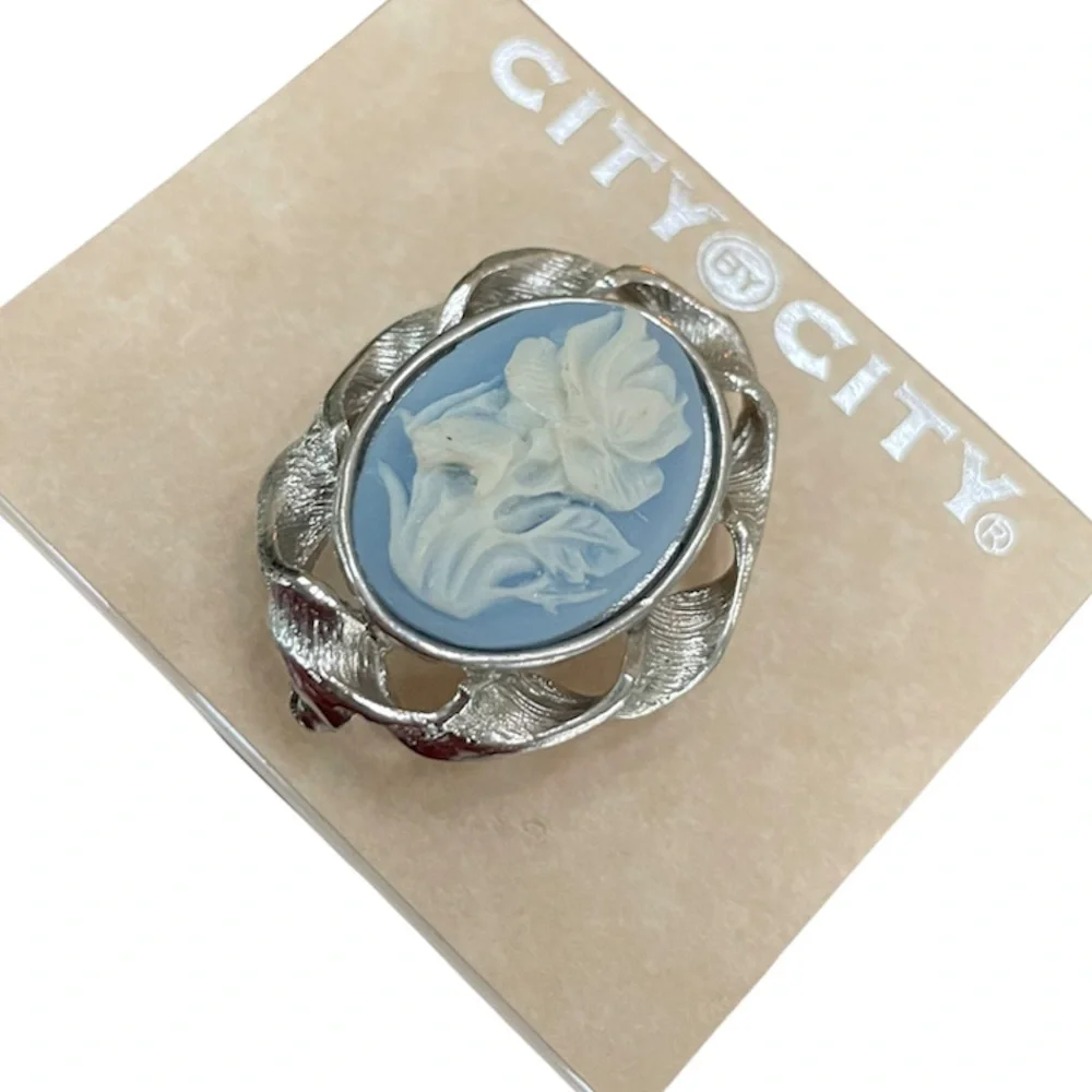 City by City Victorian Rennaissance Cameo Pin floral cameo